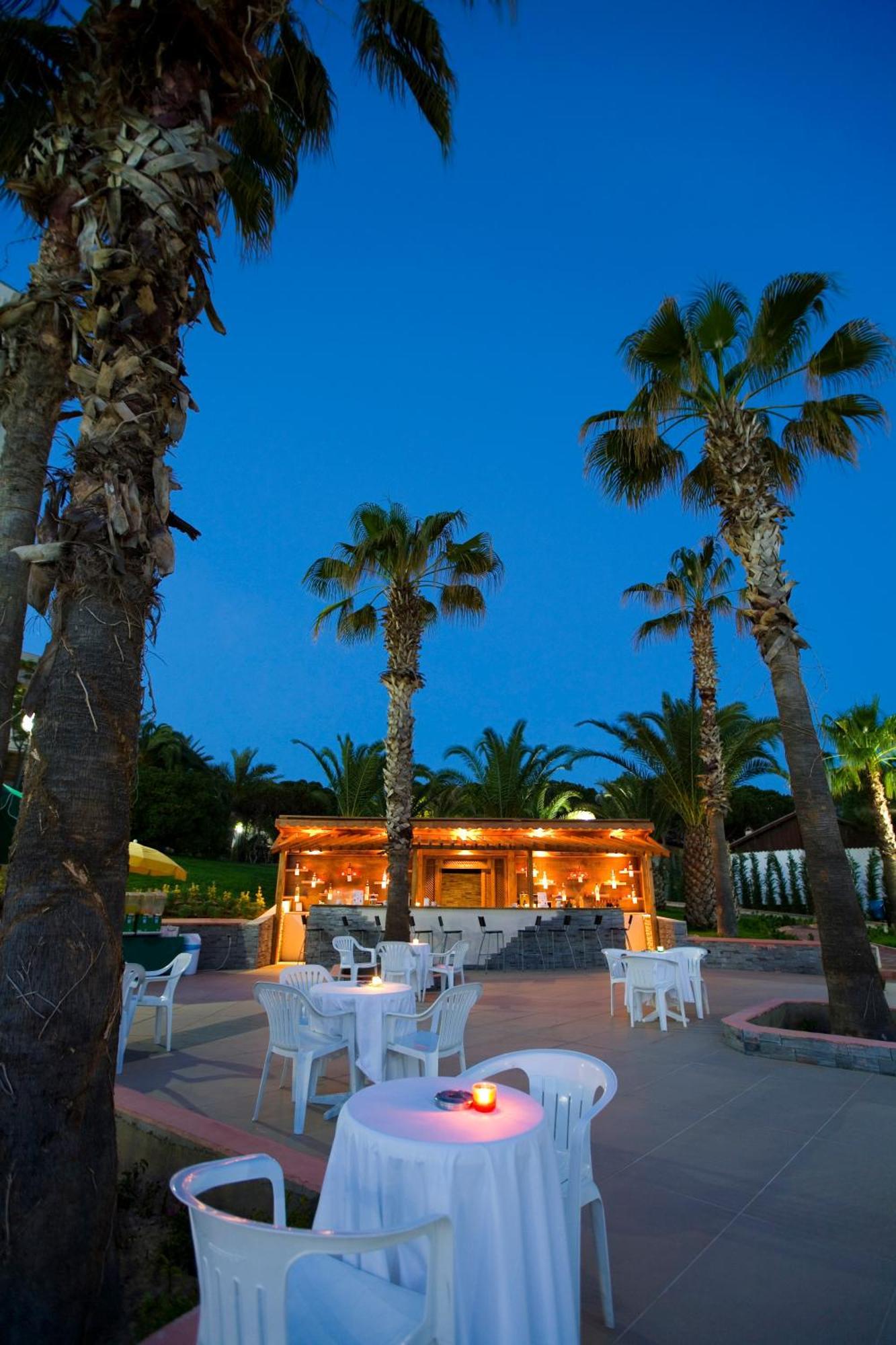 Fantasia Deluxe Hotel Kusadasi Exterior photo